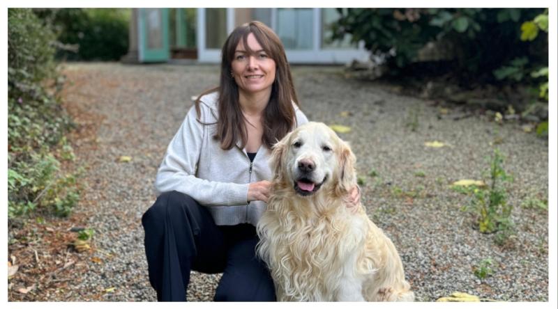 Spreagann madra dídeanaí na hÚcráine bailiúchán iontach ealaíne