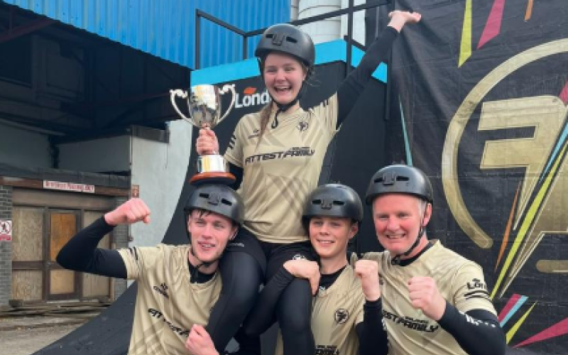 Coróineadh go hoifigiúil do Theaghlach Aclaí na hÉireann tar éis dianchluiche den séasúr