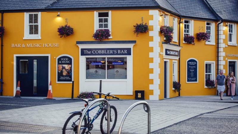 Óstán móréilimh in iarthar na hÉireann ag nochtadh pleananna móra leathnaithe