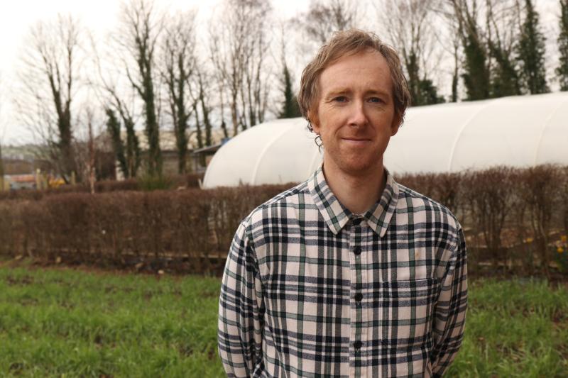 Tagann feirmeoir de chuid Bhun Cranncha ar shíolta rathúlachta na Gairneoireachta