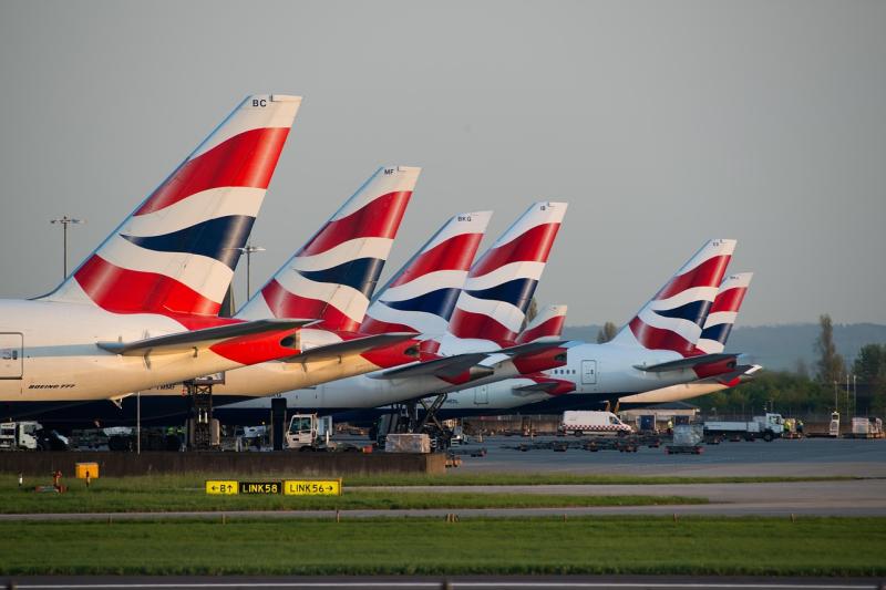 Anord taistil do na mílte paisinéir Éireannach mar go bhfuil Aerfort Heathrow dúnta