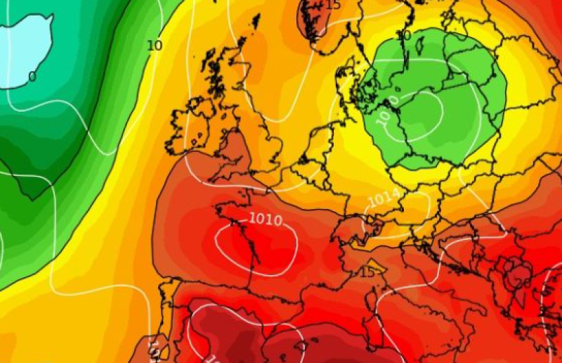 Saineolaí aimsire ag aithint contaetha a bhféadfadh teochtaí 31 céim a bheith iontu
