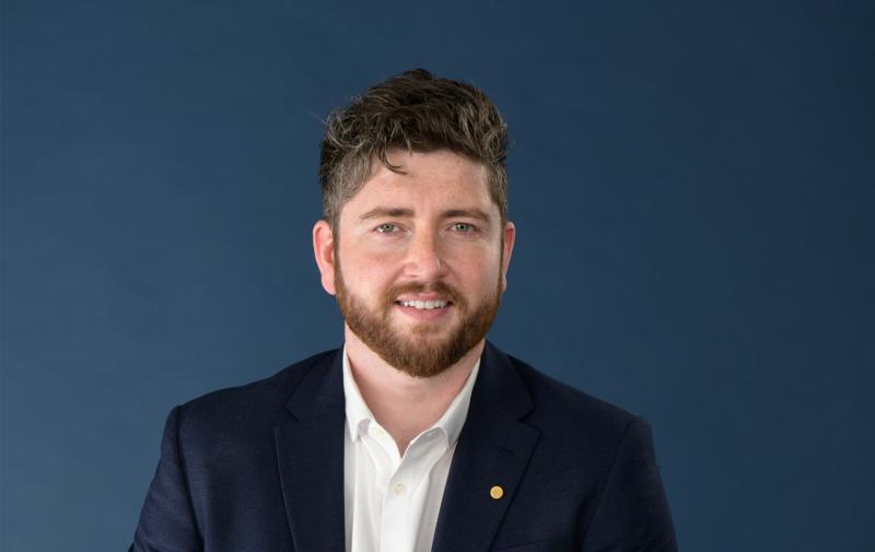 Seolann milliúnaí 35 bliain d'aois iarracht chun bheith ina Uachtarán Éireannach is óige riamh