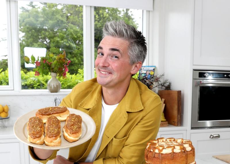 An cócaire iomráiteach Donal Skehan in uisce te thar ardú céime íoctha ar Instagram