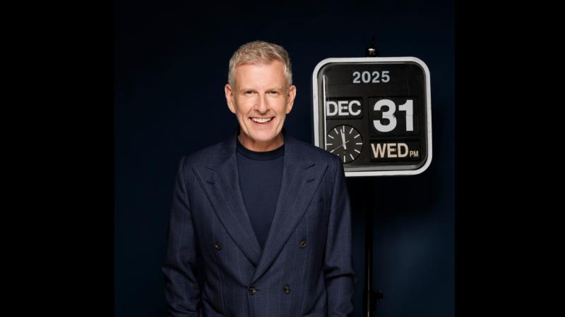 Cuir f&aacute;ilte roimh an Athbhliain le Patrick Kielty ar RT&Eacute; agus cl&aacute;r ceolt&oacute;ir&iacute; lonrach ar The Late Late Show Se&oacute; O&iacute;che Chinn Bliana