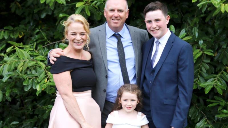 M&aacute;thair &Eacute;ireannach ag dreapadh buaic is airde V&iacute;tneam i gcuimhne ar a mac a fuair b&aacute;s i dtimpiste thrag&oacute;ideach