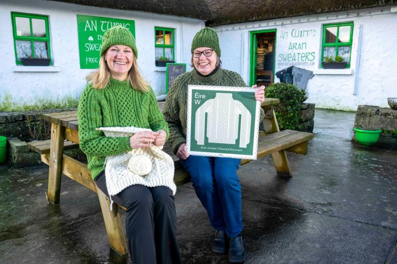 Fu&aacute;il in Am: Ceili&uacute;rann An Post pr&iacute;omhghn&eacute; &iacute;oc&oacute;nach na h&Eacute;ireann leis an mbaili&uacute;ch&aacute;n stampa&iacute; is d&eacute;ana&iacute;