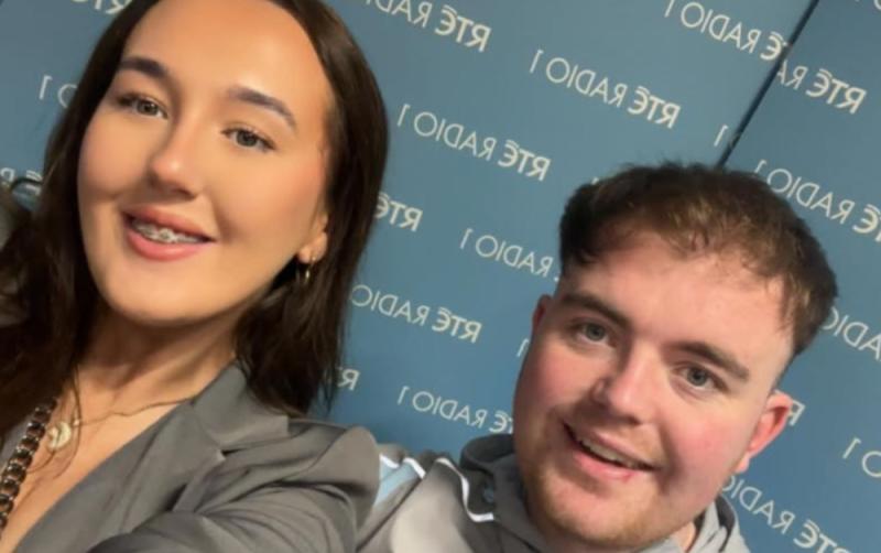 'Ar an ngealach': L&aacute;n&uacute;in ag s&uacute;il le leanbh ar First Dates in &Eacute;irinn d&iacute;reach tr&iacute; mh&iacute; tar &eacute;is d&oacute;ibh bualadh le ch&eacute;ile