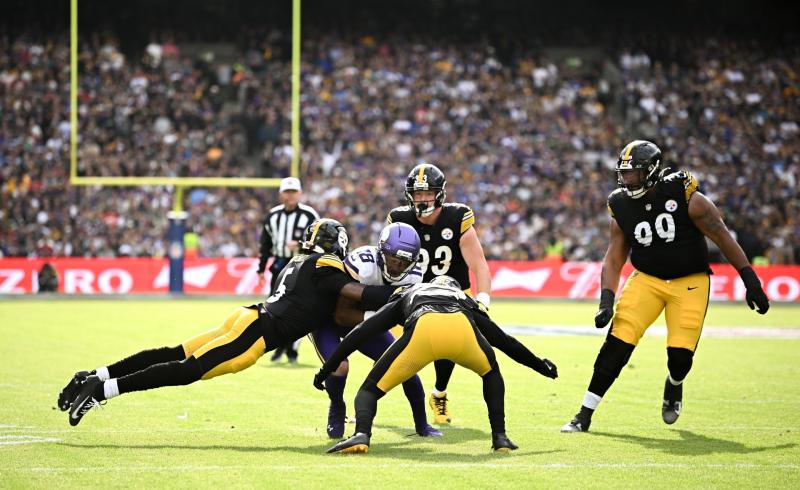 Cuireann an ch&eacute;ad Chluiche NFL in &Eacute;irinn &euro;104.5 Milli&uacute;n Ar F&aacute;il do Gheilleagar na h&Eacute;ireann