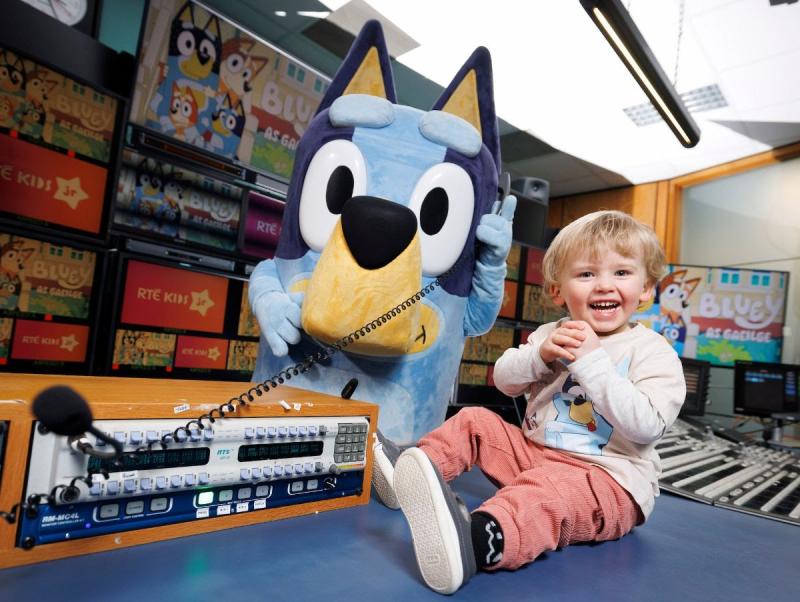 Bluey as Gaeilge! - cuirfear t&uacute;s le sraith teilif&iacute;se m&oacute;r le r&aacute; ar RT&Eacute; KIDSjr Luan C&aacute;sca