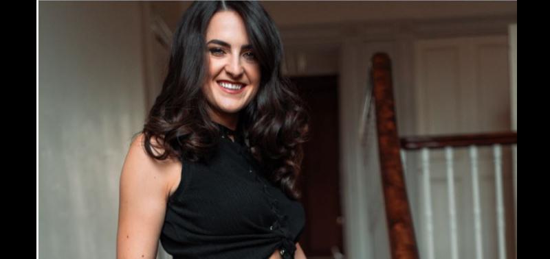 Ciara Ní É, Ben Shorten agus James Shannon sa stiúideo ar An  Seisiún