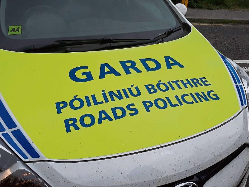 Bean marbh agus beirt pháiste tughta chun otharlainne