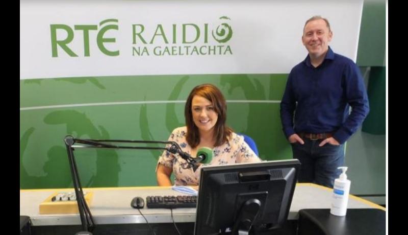 Gradam Cumarsáide CLG faighte ag clár fáisnéise fá Ógie Ó Dufaigh