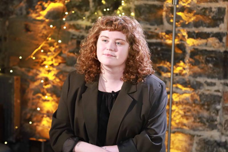 Ceoltóir, cumasach, ábalta í Megan Nic Ruairí atá ag dul ó neart go neart