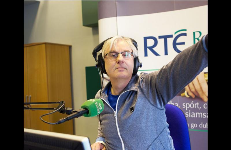 Tacaíocht as cuimse á léiriú do Ronán Mac Aodh Bhuí 