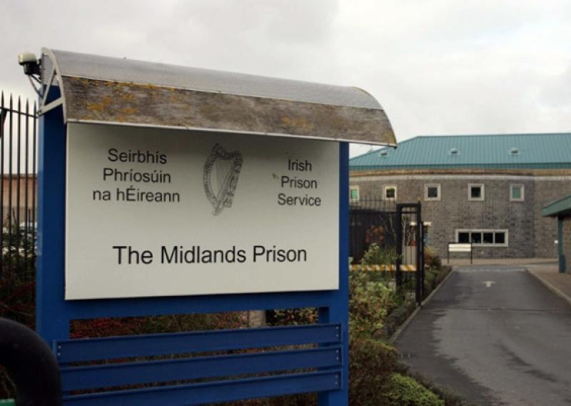 Bean gabhadh le drugaí ar cuairt príosúin