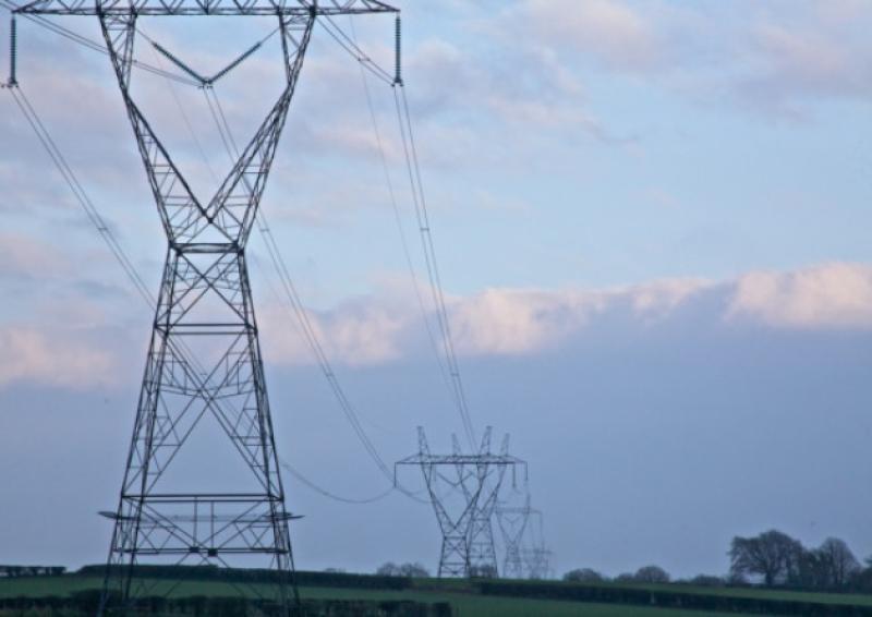 Faigheann uasghrádú beartaithe ar mhórlíne chumhachta 21km solas glas