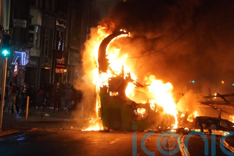 Féachann Gardaí ar na mílte uair an chloig de CCTV in imscrúdú círéibeacha i mBaile Átha Cliath