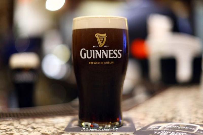 Is é an fáth a ndeirtear go bhfuil soláthar Guinness i soláthar teoranta roimh an Nollaig